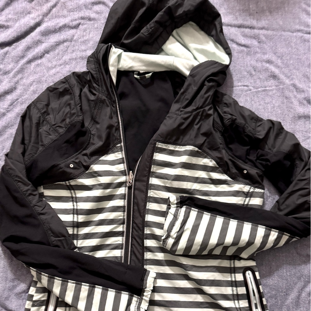Lululemon down jacket light weighty but very warm